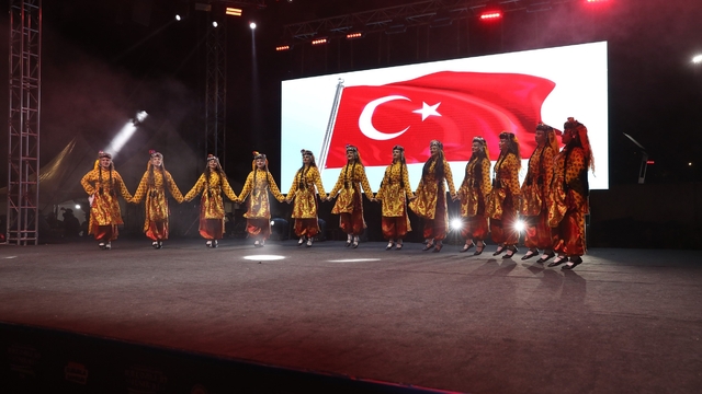 "Uluslararası Samsun Halk Oyunları Festivali" 21 Temmuz'da başlayacak
Başkan Doğan: "Kültürlerin dansla buluşacağı festival boyunca Samsun'umuz dostluk, kardeşlik ve dayanışma ruhunu yansıtan birbirinden özel gösterilere ev sahipliği yapacak"