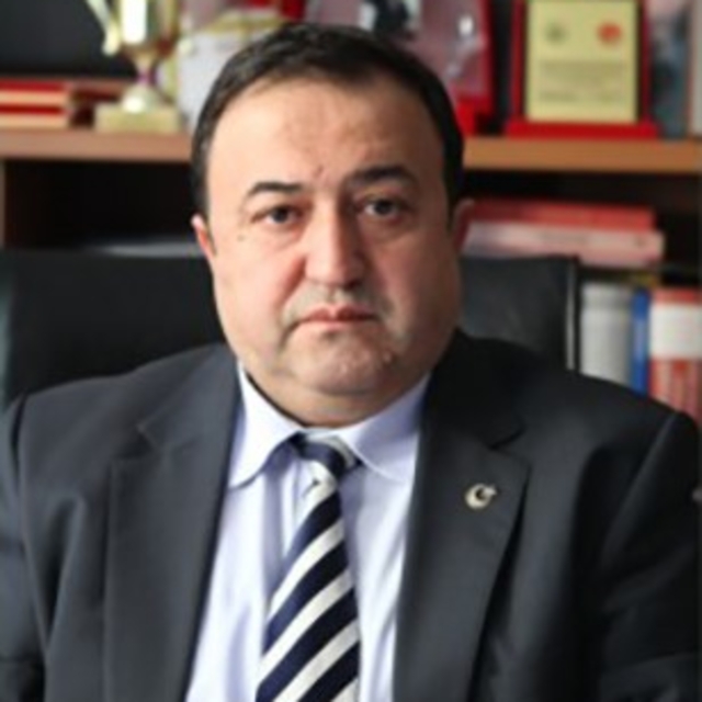 Bolu'daki "rüşvet ve irtikap" davasında zincir market ve ruhsat iddiaları e...