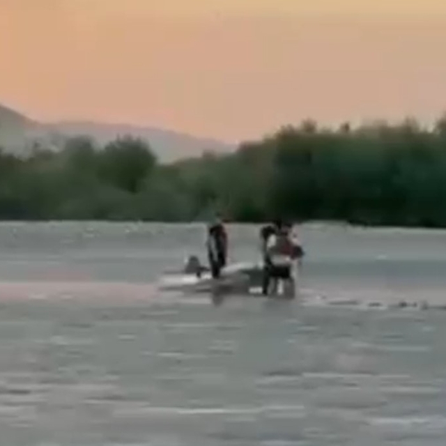 Batman'da suda mahsur kalan 2 kişi dalgıç ekiplerince kurtarıldı