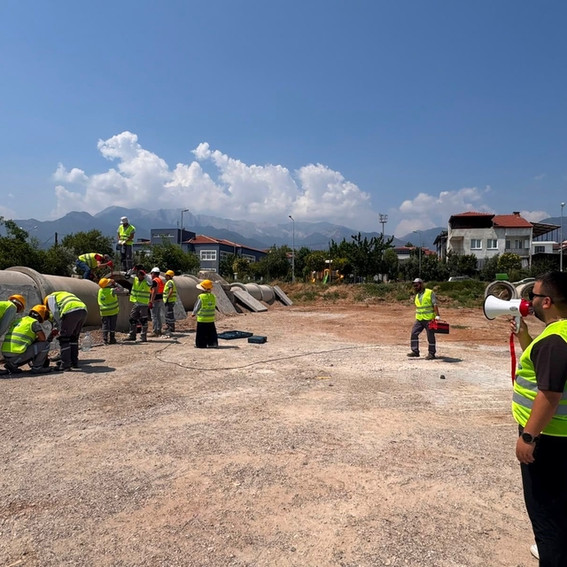 Merkezefendi Enkazda Arama Kurtarma Eğitim Alanında afetlere hazırlık sürüy...