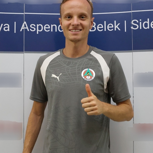 Alanyaspor'da teknik heyet ve futbolcular, sağlık kontrolünden geçti