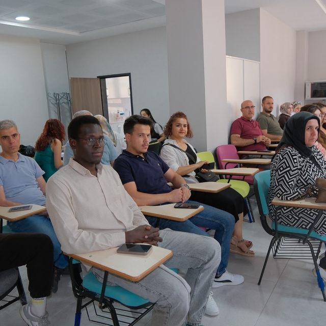 TOGÜ'de ilk yardım eğitimini tamamlayan personele sertifika verildi