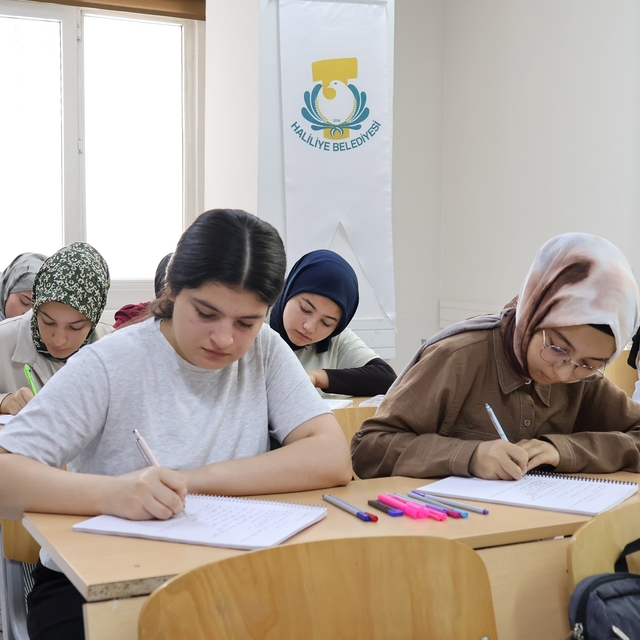 Haliliye'de üniversite adaylarına ücretsiz yaz kursu