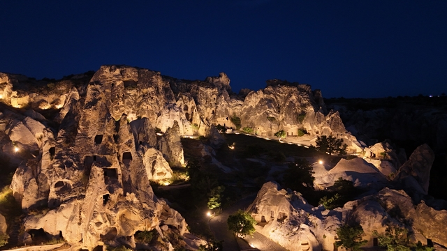 Kapadokya ışıl ışıl oldu
Gece müzeciliğiyle tarihi miras farklı bir atmosfere büründü