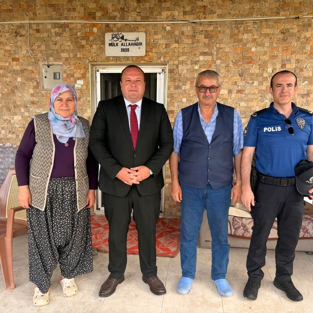 Sehit babasına anlamlı ziyaret