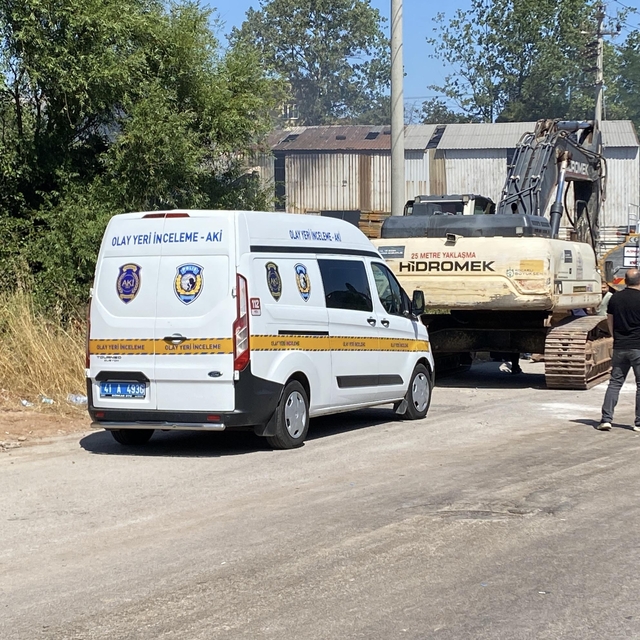 Kocaeli'de fabrika yangını; 1 ölü (3)
