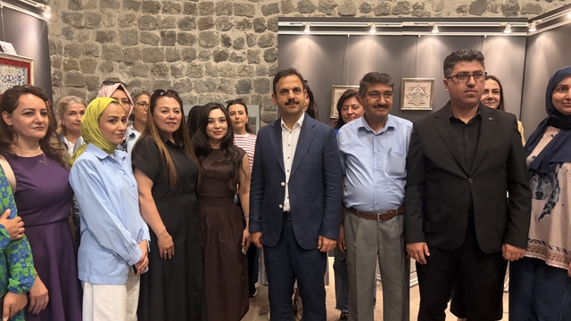 Selçuklunun taş işçiliği sanat eserlerine yansıdı
Kayseri Olgunlaşma Enstitüsü Kurum Müdürü İsmail Durmuş:
"Bu yapıların üzerinde bulunan eski motiflerin ve desenlerin hepsinin bir anlamı var"