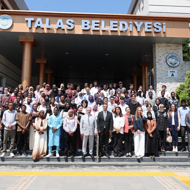 Talas Belediye Başkanı Yalçın, uluslararası öğrencilerle bir araya geldi