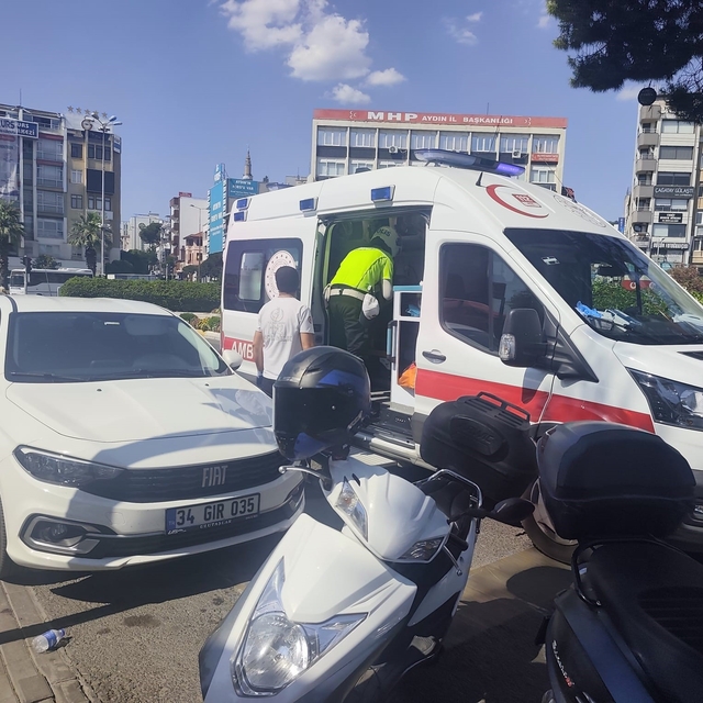 Motosiklet 3 metre sürüklendi, sürücü yaralandı