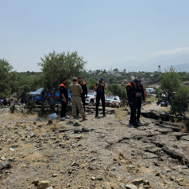 Oğlak otlatmaya çıktıktan sonra kaybolan kadın, volkanik arazide aranıyor
K...