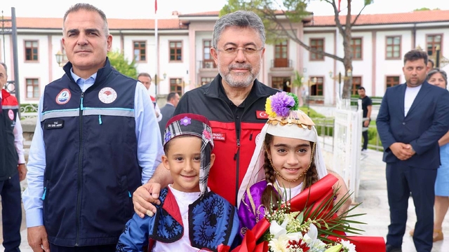 Bakan Yumaklı: Su ürünlerinde 2028 yılı hedefimiz 3 milyar dolar ihracat (2)