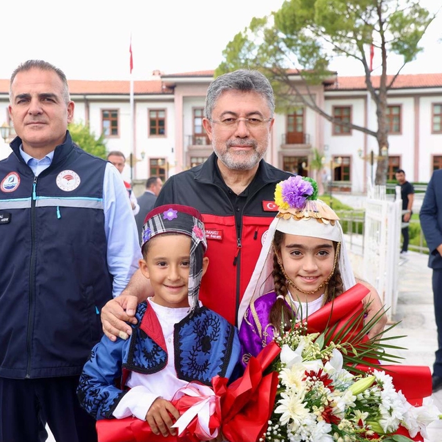 Bakan Yumaklı: Su ürünlerinde 2028 yılı hedefimiz 3 milyar dolar ihracat (2...