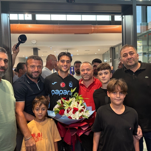 Aral Şimşir, Trabzon'da
Trabzonspor'un yeni transferi Aral Şimşir:
"Trabzon...