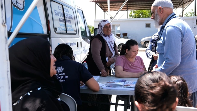 Aydın'da mobil diş klinikleri vatandaşların ayağına gidiyor