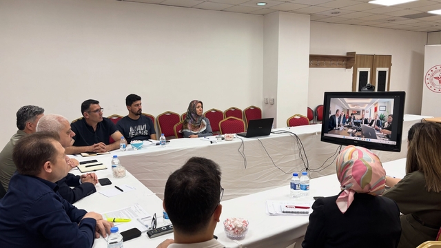 Erzincan'da evde sağlık hizmetleri ve katkı payları değerlendirildi