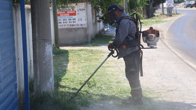 Koçarlı Belediyesi'nden Şahinciler'de çevre mesaisi