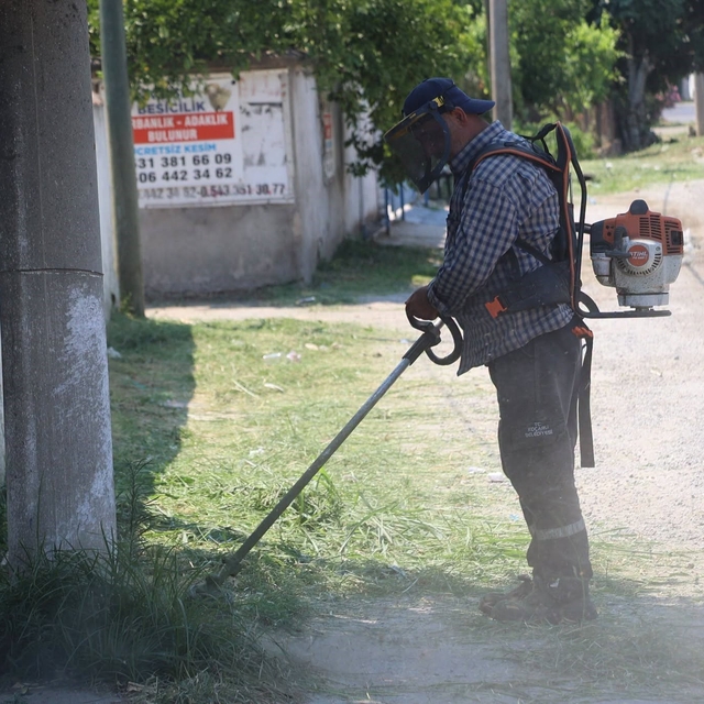 Koçarlı Belediyesi'nden Şahinciler'de çevre mesaisi
