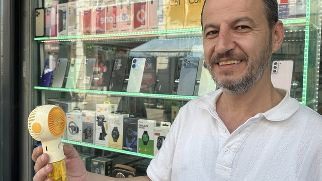 En ekonomik ve pratik serinleme aracı "El pervanesi"
Yazın gözdesi el pervaneleri