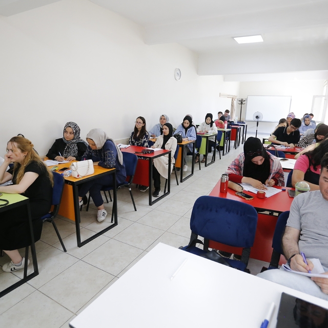 Büyükşehir KAYMEK'in KPSS kursuna ek KPSS Deneme Kulübü ile sınava tam hazı...