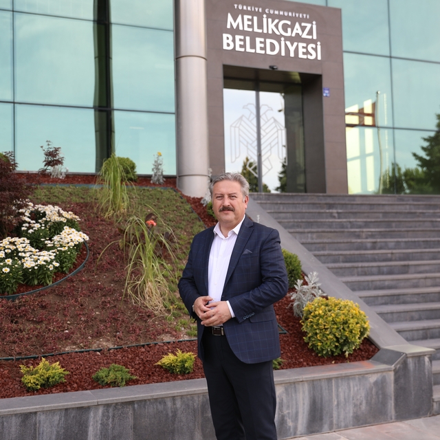 Başkan Palancıoğlu Yıldırım Beyazıt'ta yeni ortaokul için butona bastı