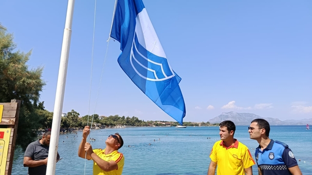 Hastanealtı Plajı'nda Mavi Bayrak yeniden gönderde
