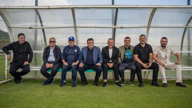 Çaykur Rizespor Başkanı Saruhan'dan Erzurum kampına ziyaret