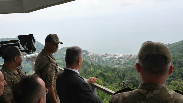Artvin Valisi Ergün'den Gürcistan sınır karakollarında denetim
