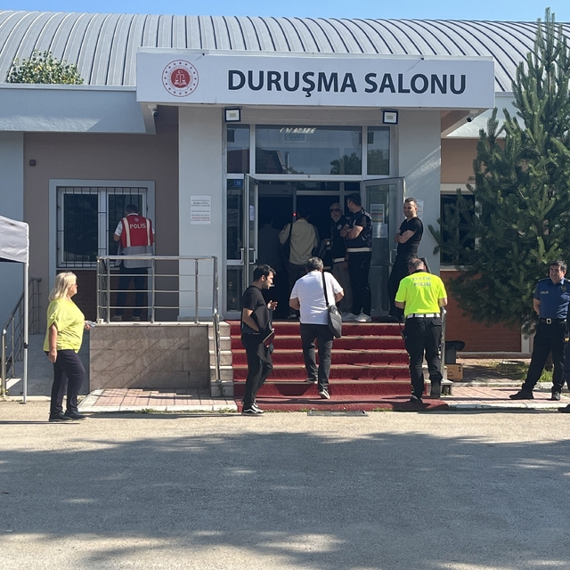 Tanju Özcan'ın 263 yıla kadar hapis talebiyle yargılandığı davada üçüncü gü...