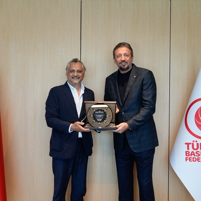 Denizli Basket'ten TBF Başkanı Türkoğlu'na ziyaret