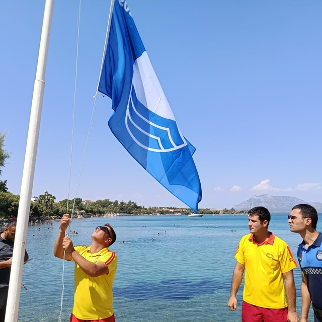 Hastanealtı Plajı'nda Mavi Bayrak yeniden gönderde