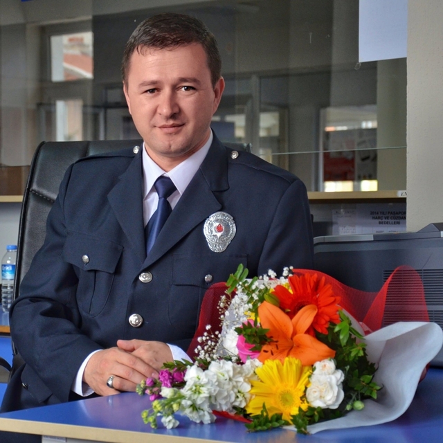 Polis memuru kansere yenik düştü