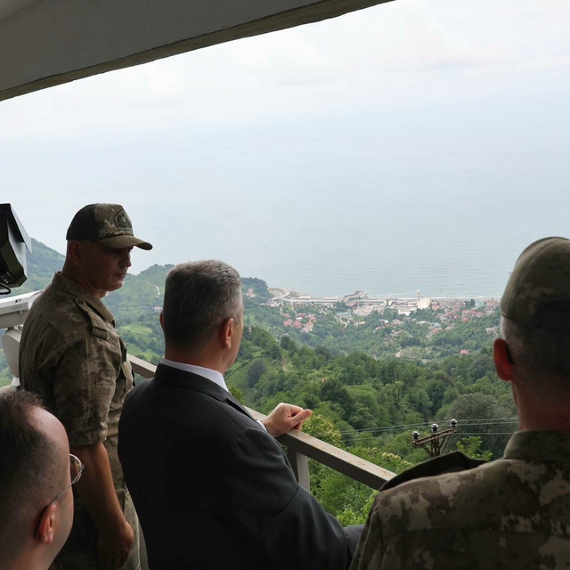Artvin Valisi Ergün'den Gürcistan sınır karakollarında denetim