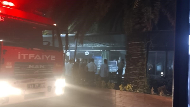Körfez'de kafenin mutfağında çıkan yangın hasara neden oldu