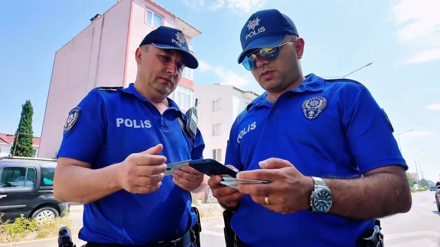 Tekirdağ'da 3 günde 11 bin 587 kişi sorgulandı
Tekirdağ polisinden eş zamanlı huzur uygulaması
Tekirdağ genelinde geniş çaplı denetim: 205 kişiye adli ve idari işlem