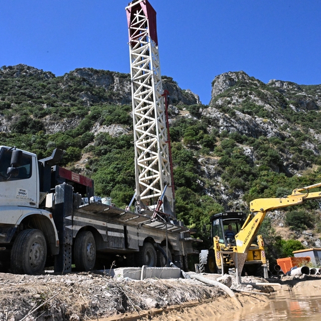 Manisa'da 20 noktada eş zamanlı sondaj
Manisa'nın içme suyu geleceği için d...