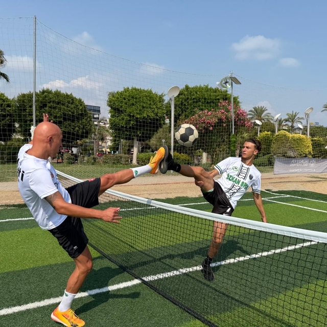 Alanya'da geleneksel futnet ayak tenisi turnuvası başlıyor