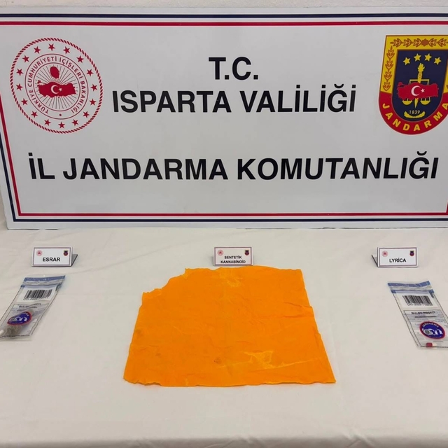 Isparta'da 10 bin kullanımlık sentetik uyuşturucu ele geçirildi: 1 tutuklam...
