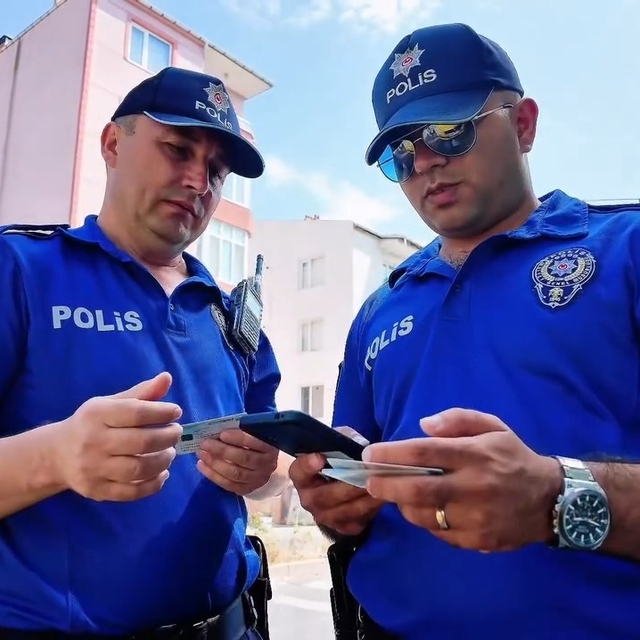 Tekirdağ'da 3 günde 11 bin 587 kişi sorgulandı
Tekirdağ polisinden eş zaman...