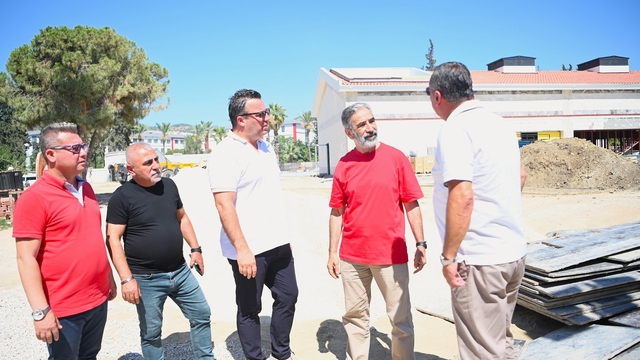 Başkan Vekili Demirtaş'tan Kuşadası'nda proje ve esnaf mesaisi
