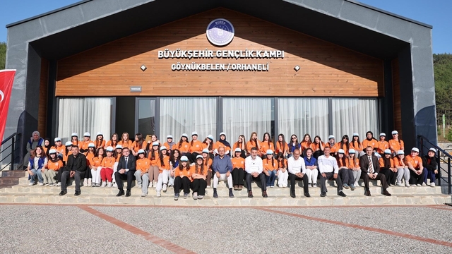 Bursa'da gençlik kampı başladı
Başkan Vekili Biba: "Bursalı gençler çok şanslı"
