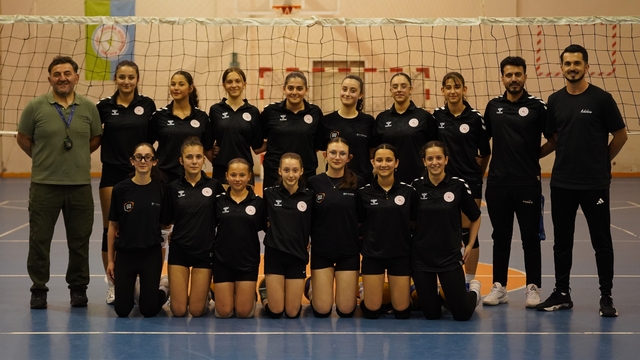 Rize'nin genç voleybolcuları, gözünü Anadolu Yıldızlar Ligi kupasına dikti