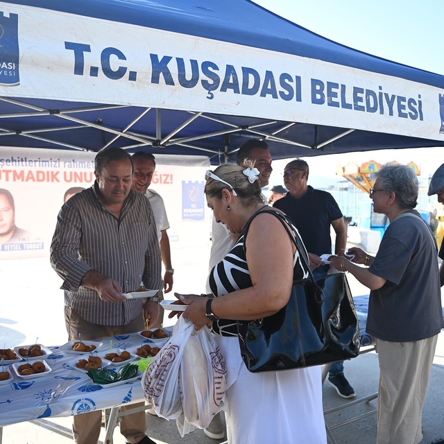 Kuşadası Belediyesi görevi başında hayatını kaybeden çalışanlarını unutmadı