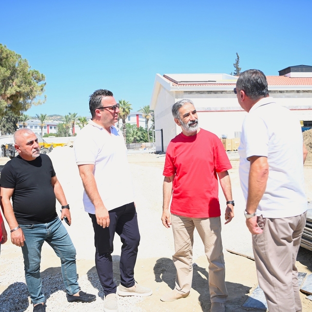 Başkan Vekili Demirtaş'tan Kuşadası'nda proje ve esnaf mesaisi