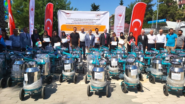 Adıyaman'da üreticilere süt sağım makinesi ve hijyen kiti desteği