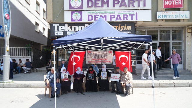 Muşlu ailelerin evlat nöbeti devam ediyor