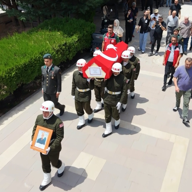 Kıbrıs Gazisi askeri törenle son yolculuğuna uğurlandı