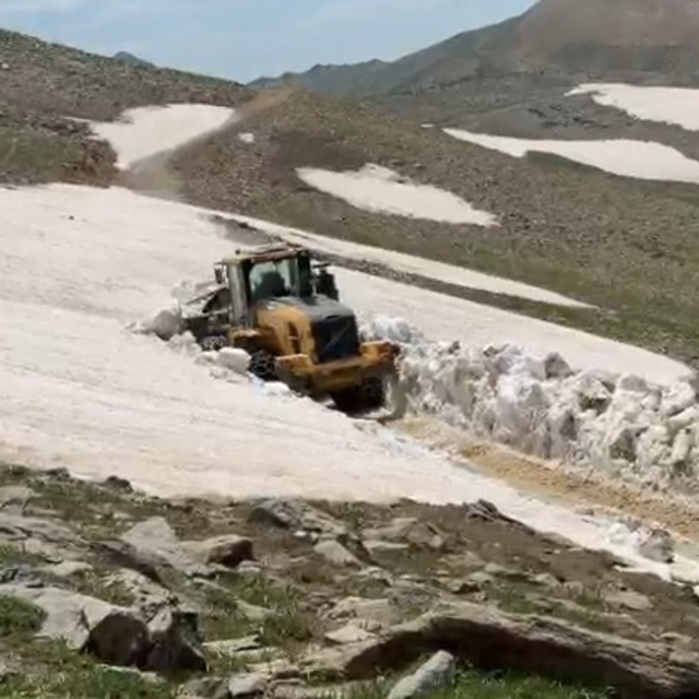 Bitlis'te temmuz ayında karla mücadele