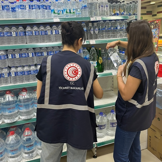Denizli'de ambalajlı su ve maden suyu fiyatları denetlendi