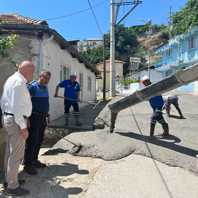 Başkan Kumral mahallerde yürütülen çalışmaları yerinde inceledi