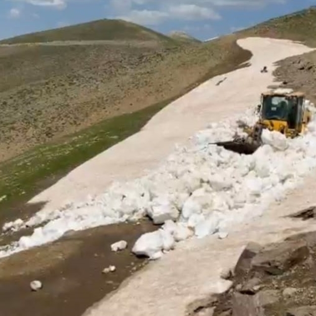 Temmuz ayında karla mücadele devam ediyor